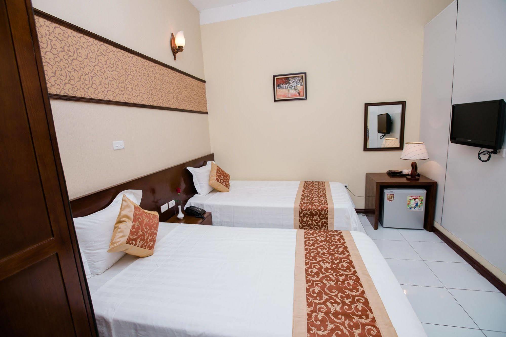 Oyo 376 A Dong Hotel Hanoi Zewnętrze zdjęcie